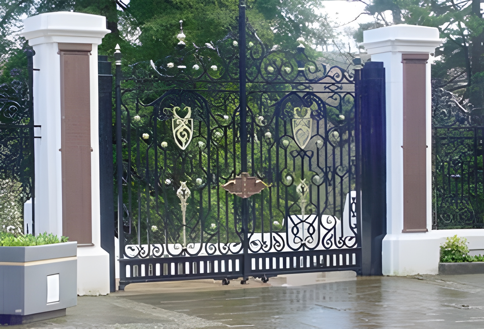 FINE IRON Architectural Ironworkers Restoration of Gates & Railings FINE IRON Architectural Ironworkers Restoration of Gates & Railings