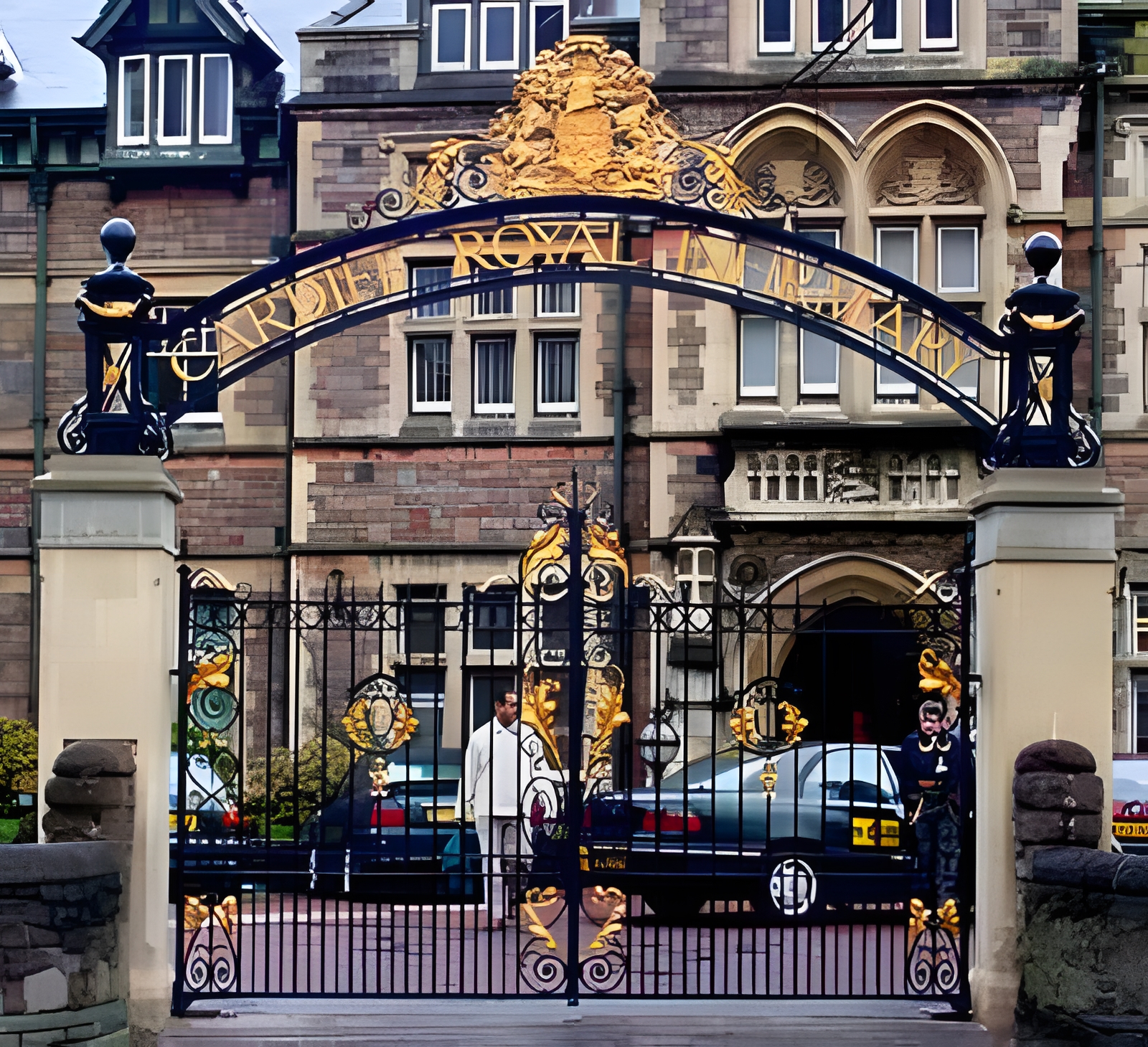 Restoration & Conservation of Wrought & Cast Iron Gates & Railings